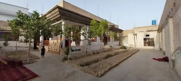 House for sale, 4 rooms, 670 m² (1)