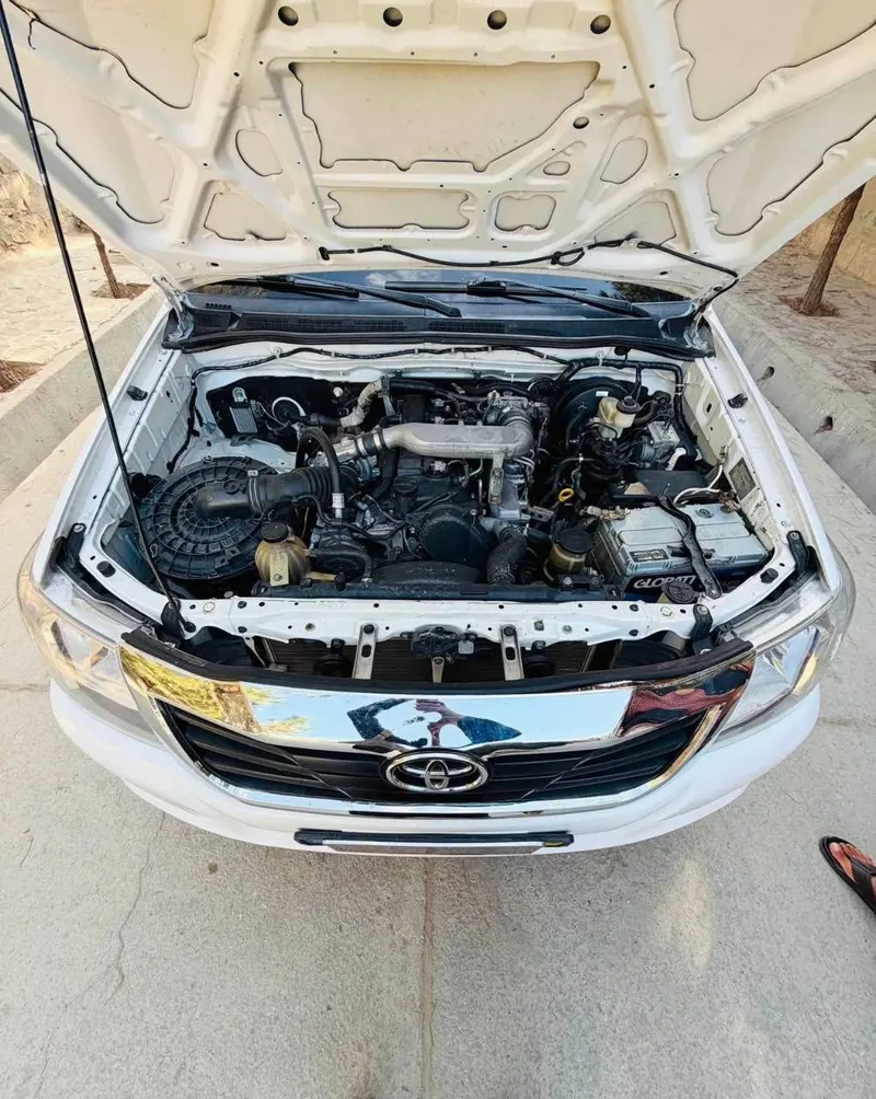 Toyota Hilux 2010 (4)