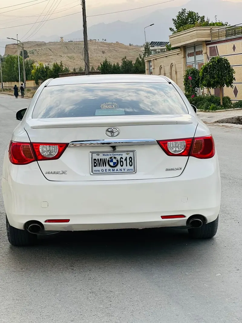 Toyota Mark X 2010 (3)