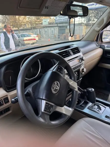 Toyota 4Runner 2011 (3)
