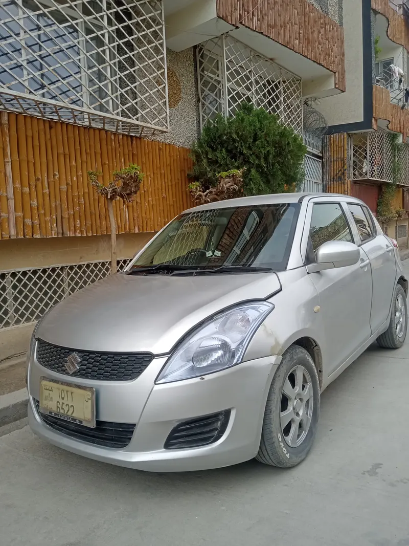 Suzuki Swift 2010 (2)