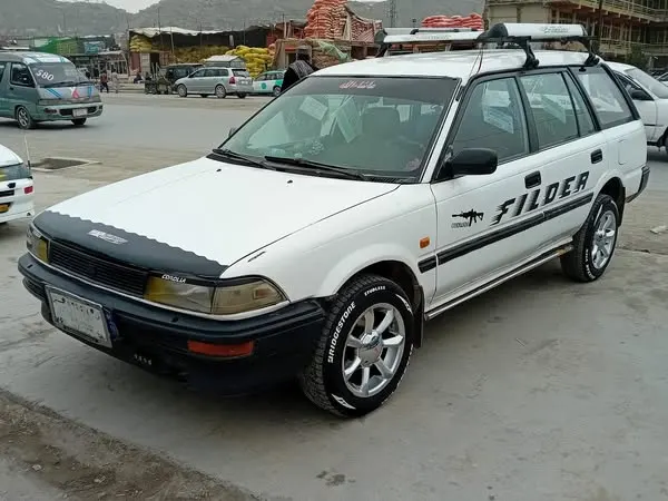 Toyota Corolla 1990 (1)