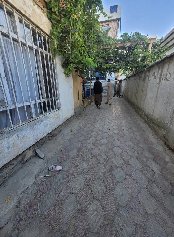 3-storey building for sale, 10 rooms, 300 m², District 11, Kabul (2)
