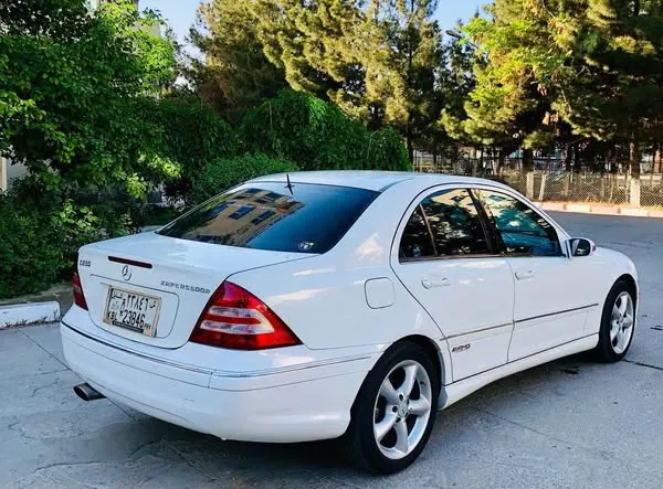 Mercedes-Benz 2005 (3)