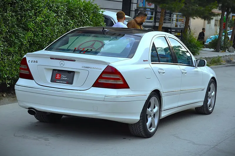Mercedes-Benz 2004 (3)
