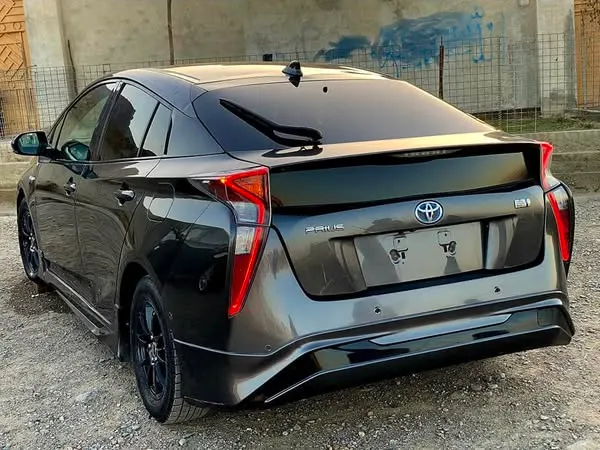 Toyota Prius Hybrid 2017 (3)