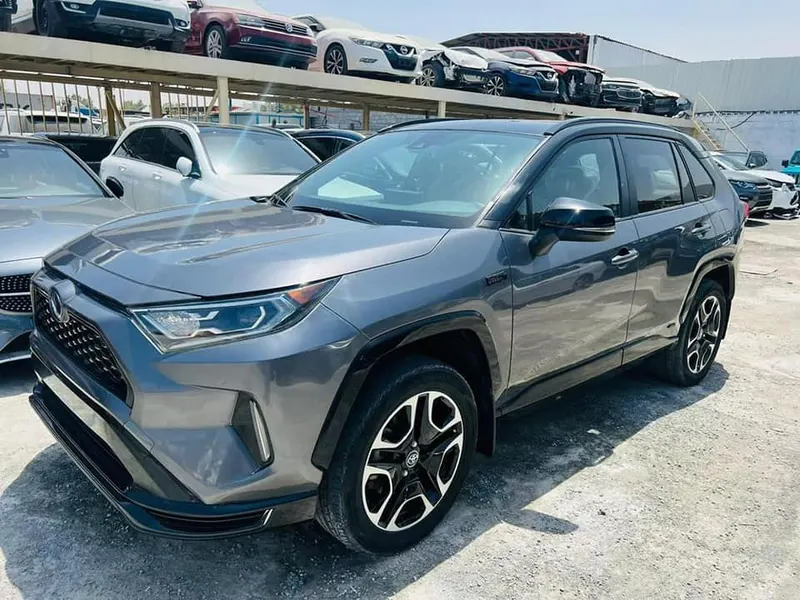 Toyota RAV4 (1)