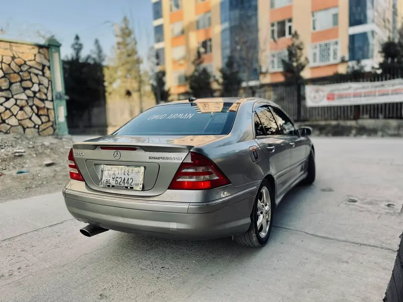 2005 Car (2)
