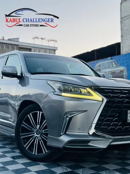 Lexus LX570 2017 (2)