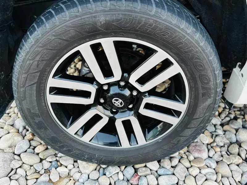 Toyota 4Runner 2011 (7)