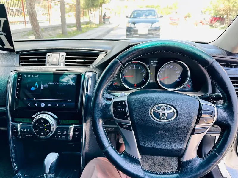 Toyota Mark X 2010 (6)