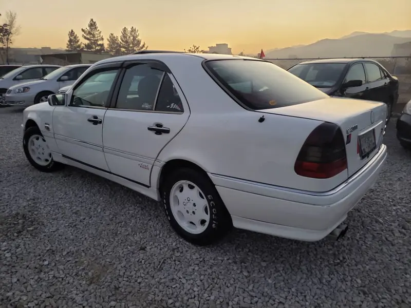 Mercedes-Benz (6)