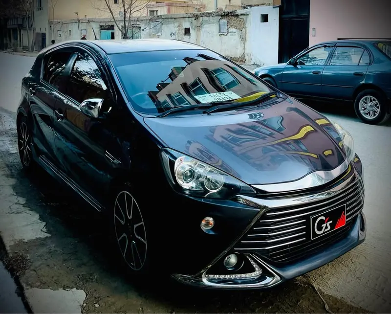 Toyota Aqua GS 2015 (2)
