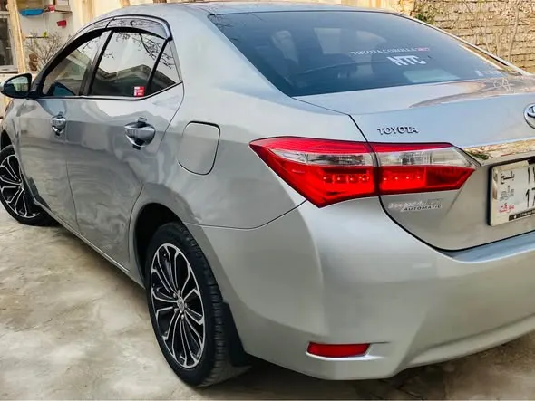Toyota Corolla 2016 (3)
