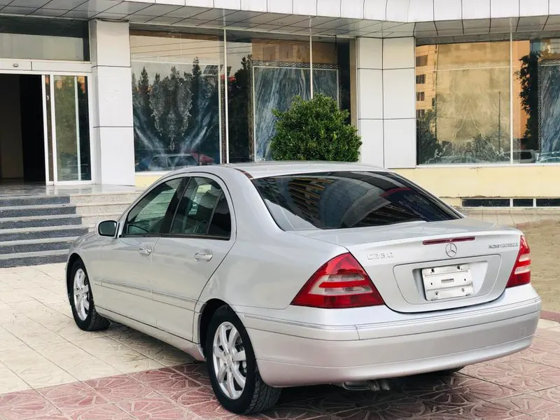 Mercedes-Benz 2005 (3)
