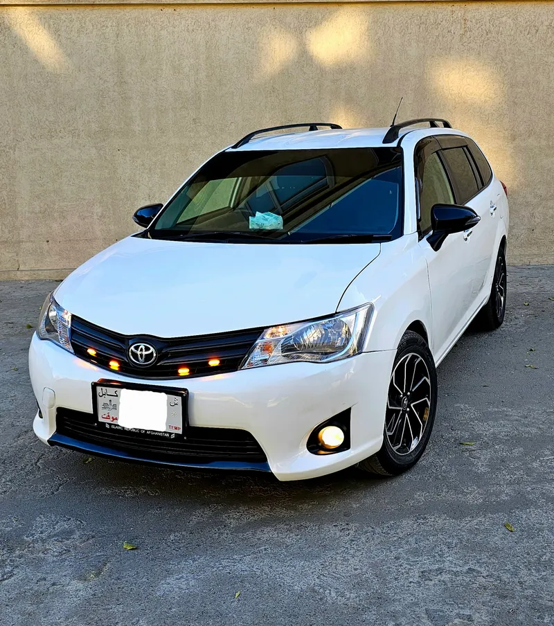 Toyota Fielder 2013 (2)
