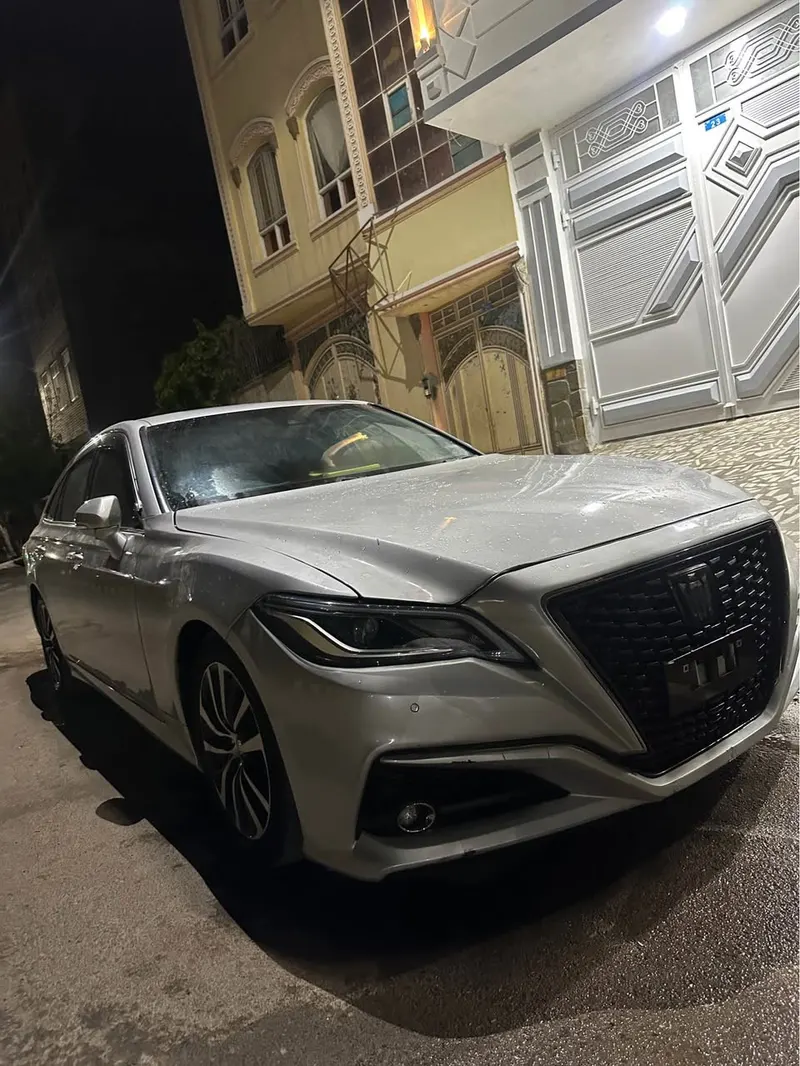 Toyota Crown 2019 (2)