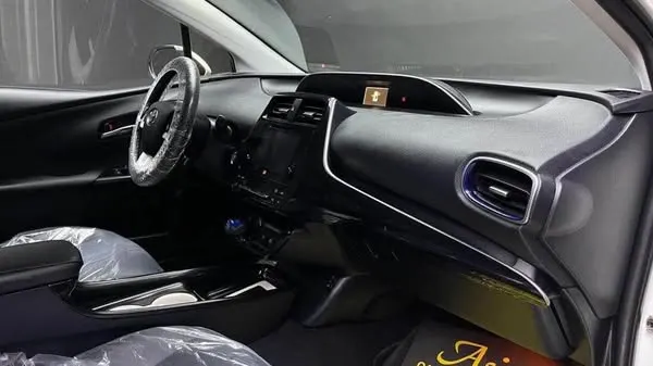 Toyota Prius 2016 (4)