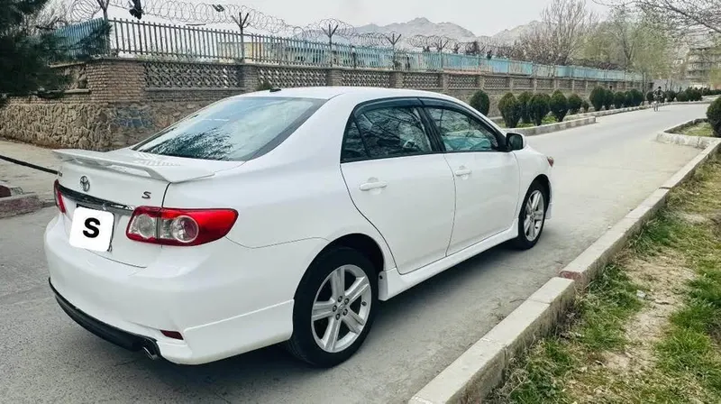Toyota Corolla 2013 (3)