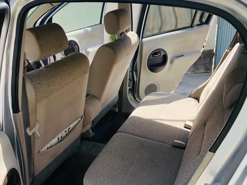 Toyota Passo 2010 (3)
