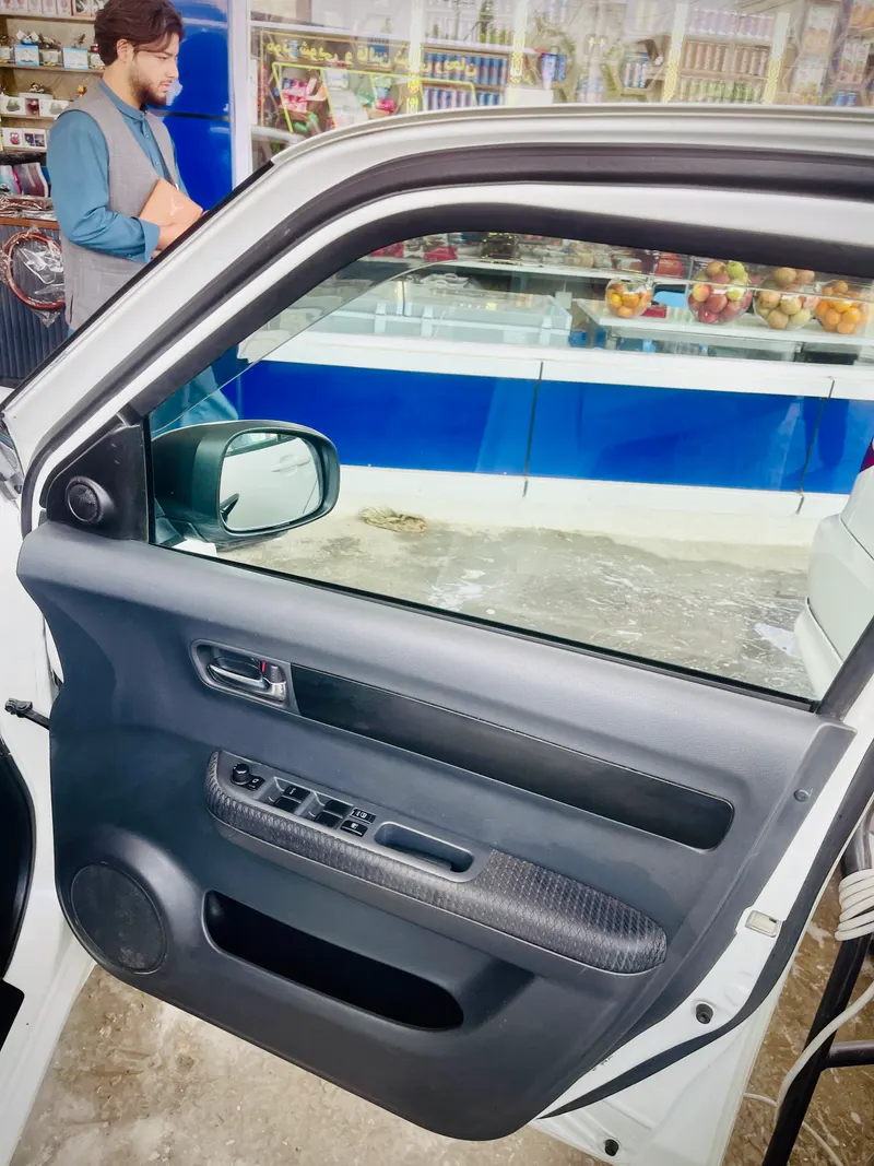 Suzuki Swift 2010 (6)