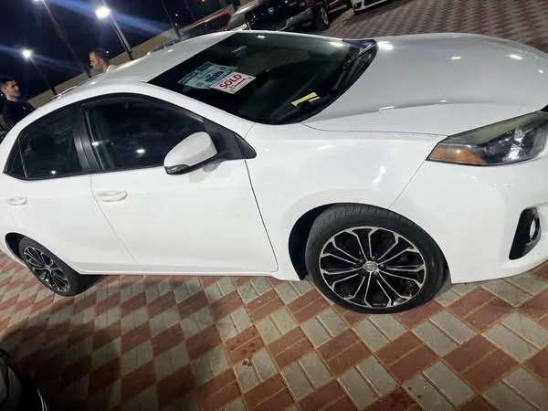 Toyota Corolla S 2016 (2)