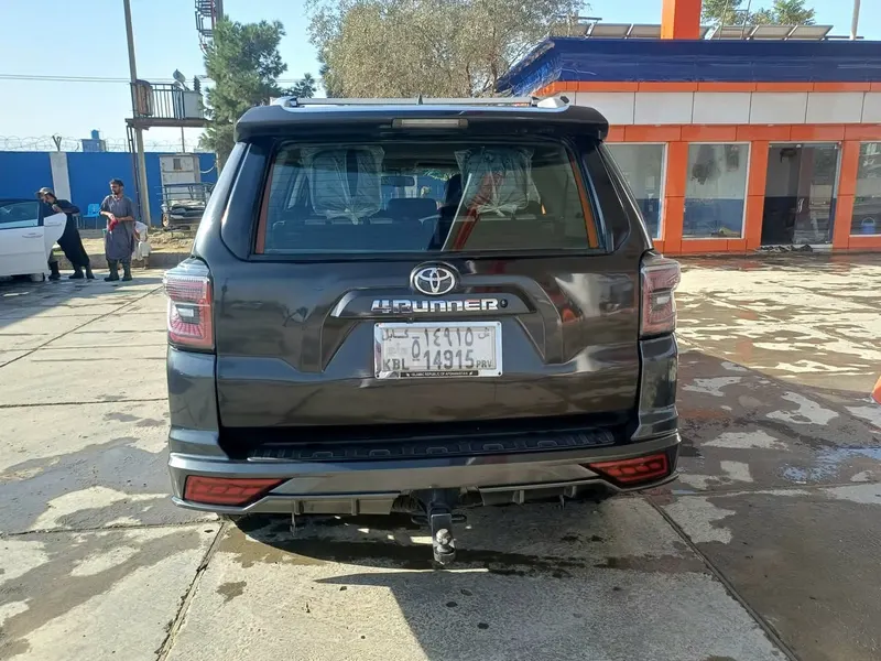 Toyota 4Runner SR5 2011 (3)