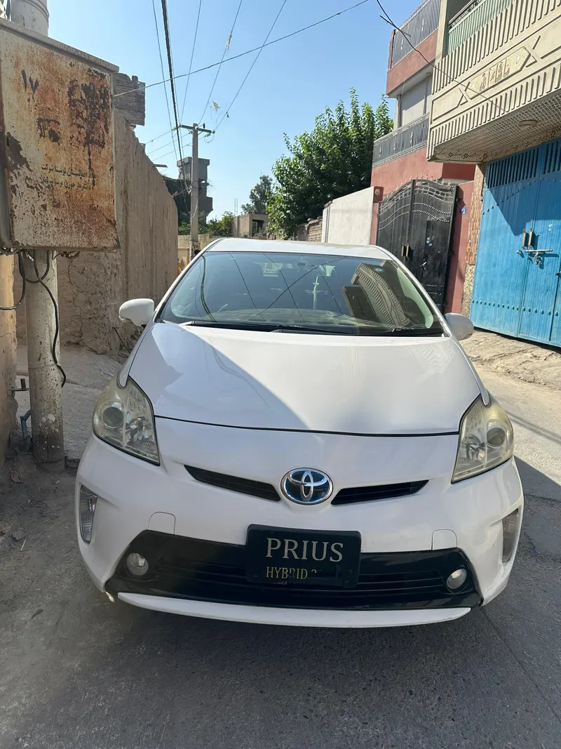 Toyota Prius 2013 (3)