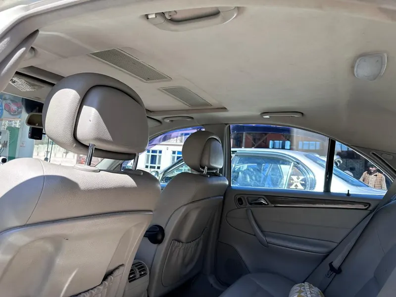 Mercedes-Benz C230 Sport 2007 (4)