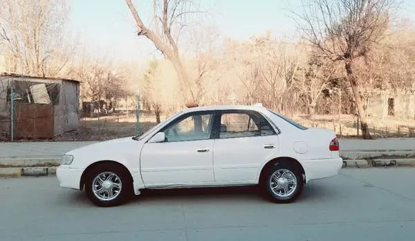 Toyota Corolla 1999 (2)