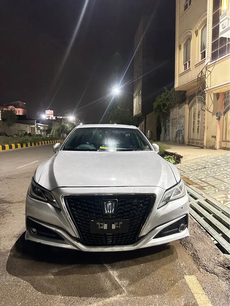 Toyota Crown 2019 (1)