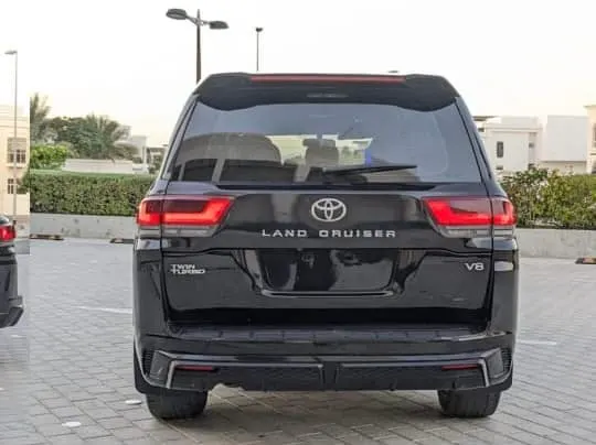 Toyota Land Cruiser VXR 2010 (3)