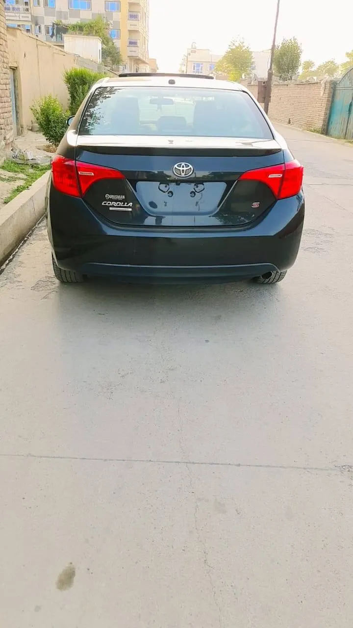 Toyota Corolla 2016 (3)