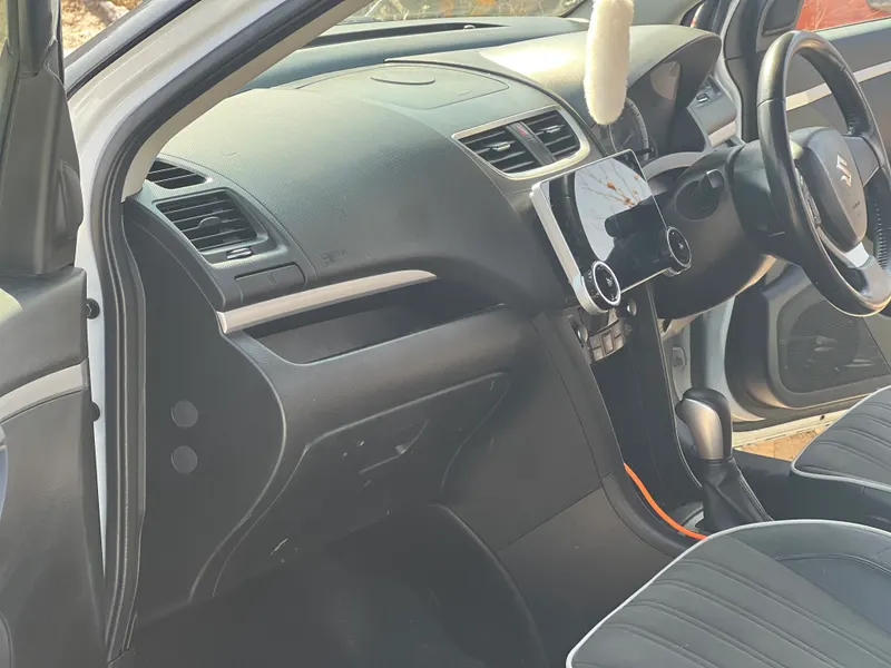 Suzuki Swift 2011 (4)