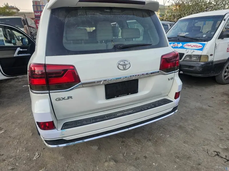 Toyota Land Cruiser 2010 (2)