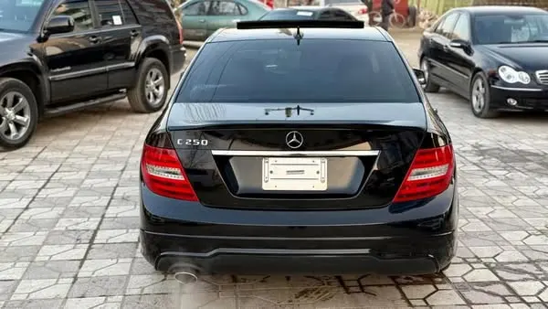 Mercedes-Benz C250 2013 (3)