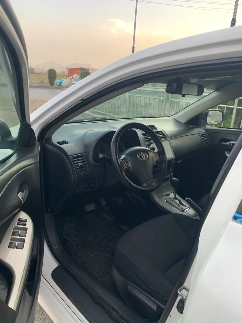 Toyota Corolla 2010 (2)