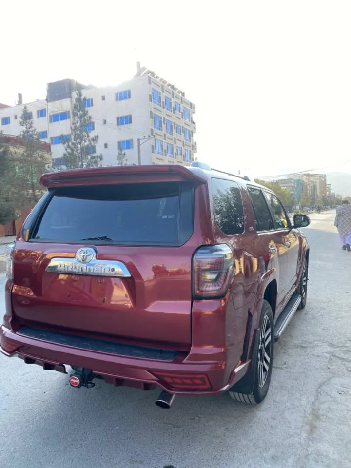 Toyota 4Runner 2011 (3)