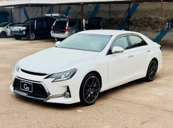 Toyota Mark X Sport GS 2011 (1)