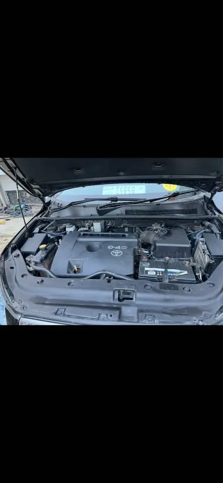 Toyota RAV4 (4)