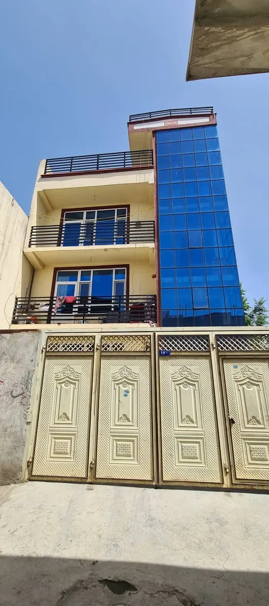 ساختمان سه منزله برای فروش، 9 اتاق، 2 بسوه (1)