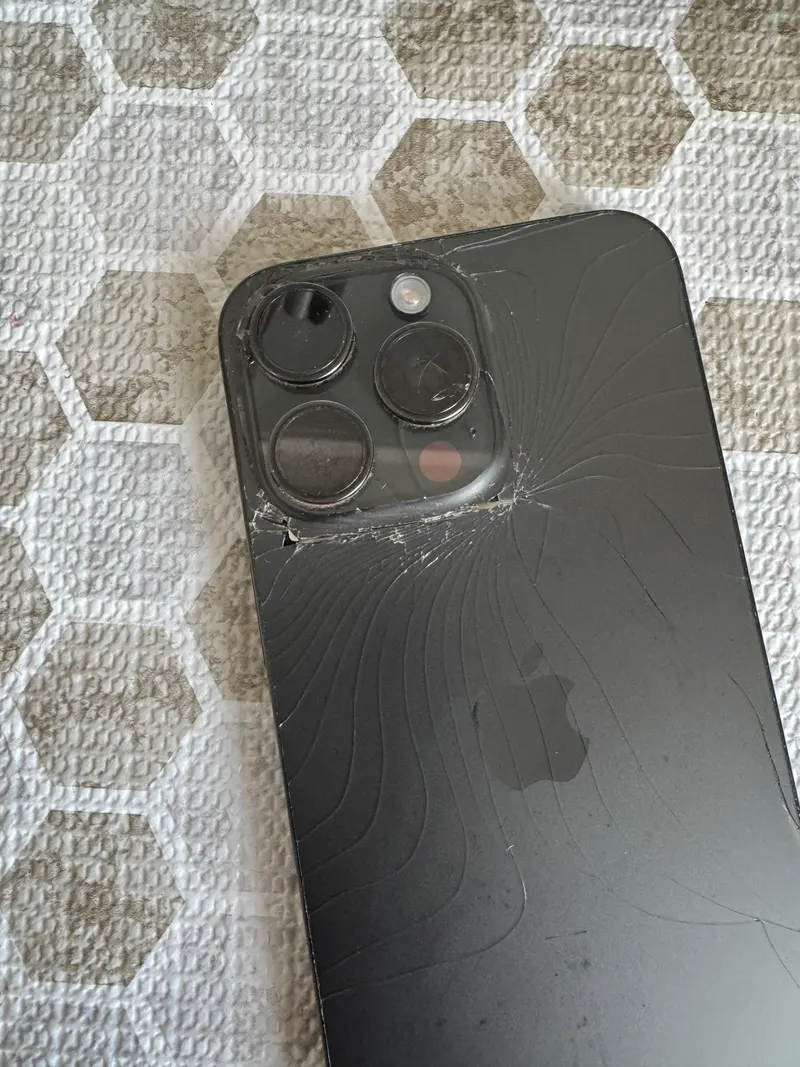 iPhone 15 pro Max (4)