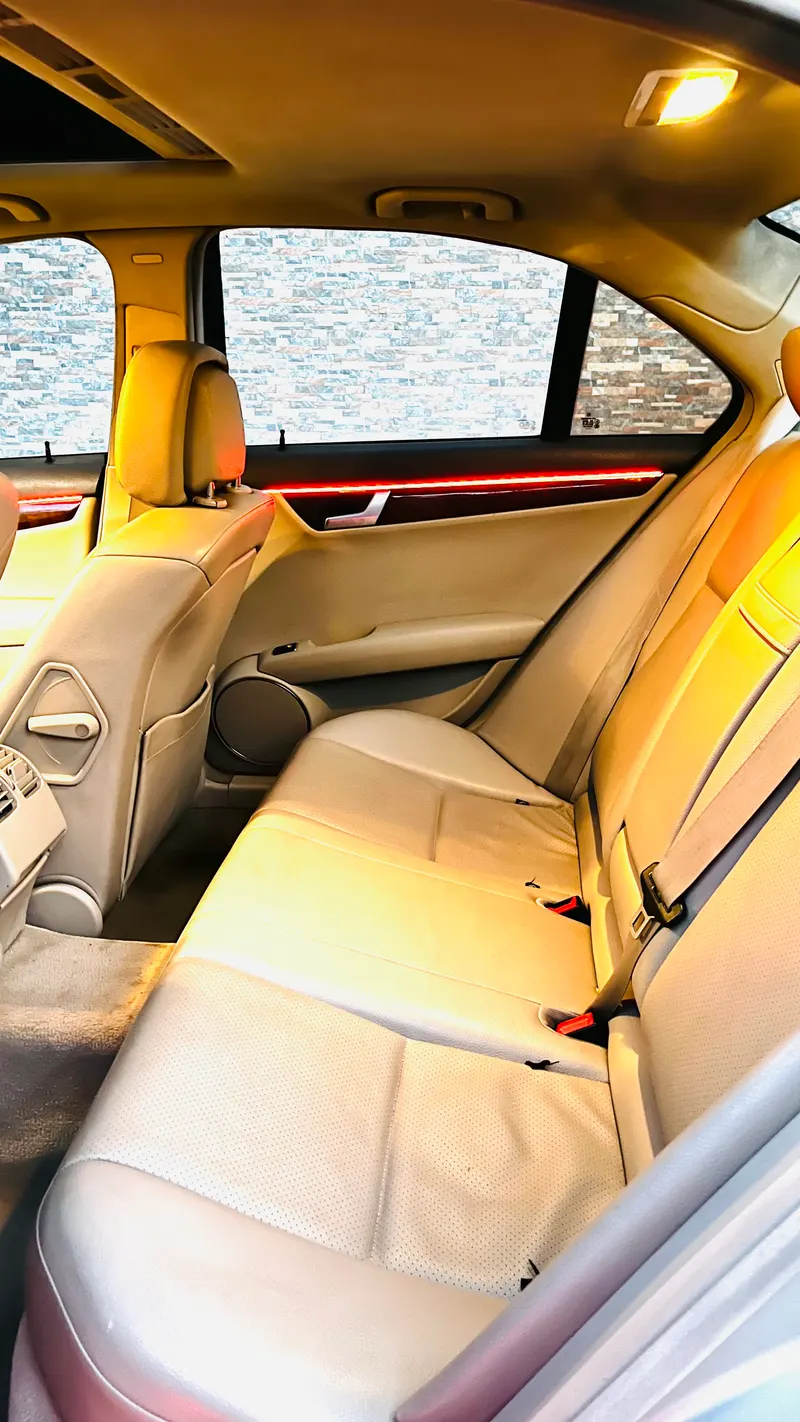 Mercedes-Benz C250 2012 (6)