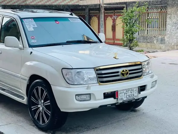 Toyota Land Cruiser VXR 2006 (1)