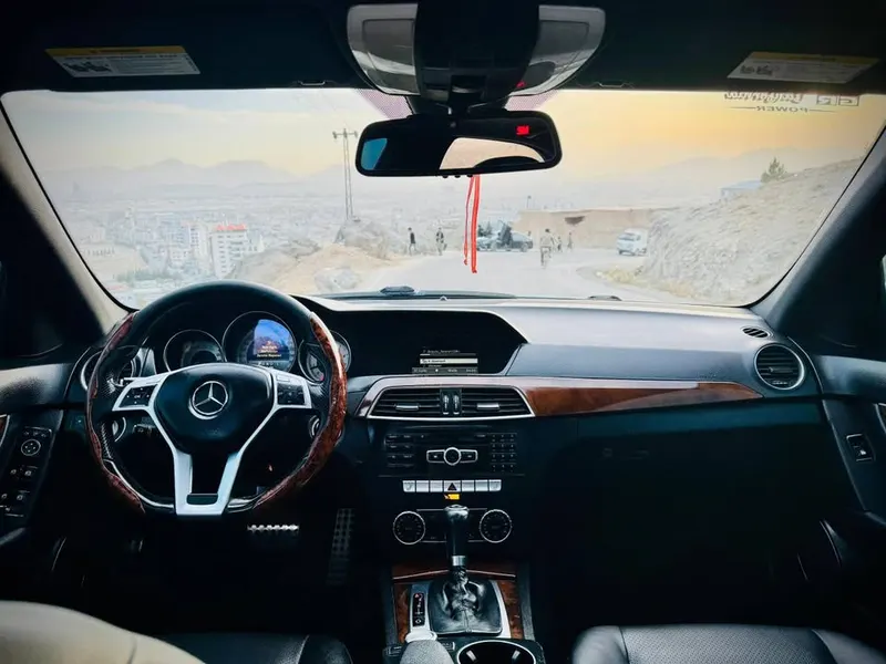 Mercedes-Benz C250 2014 (4)