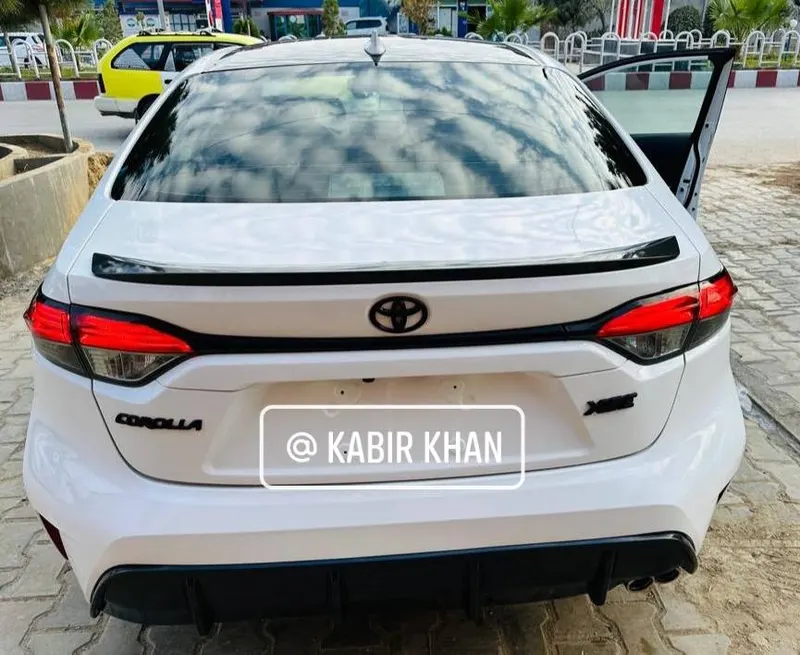 Toyota Corolla XLE 2023 (3)