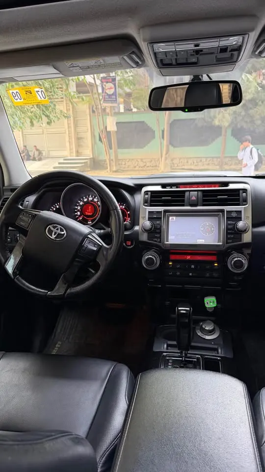Toyota 4Runner Limited 2012 (5)