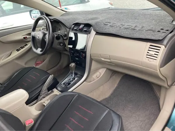 Toyota Corolla LE 2009 (4)