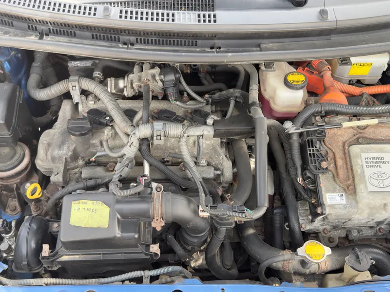 2012 Toyota Prius C Aqua – Excellent Condition (2)