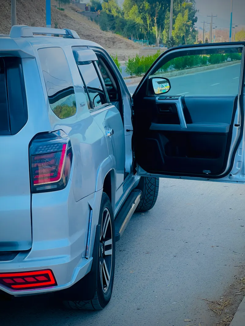 Toyota 4Runner SR5 2011 (8)